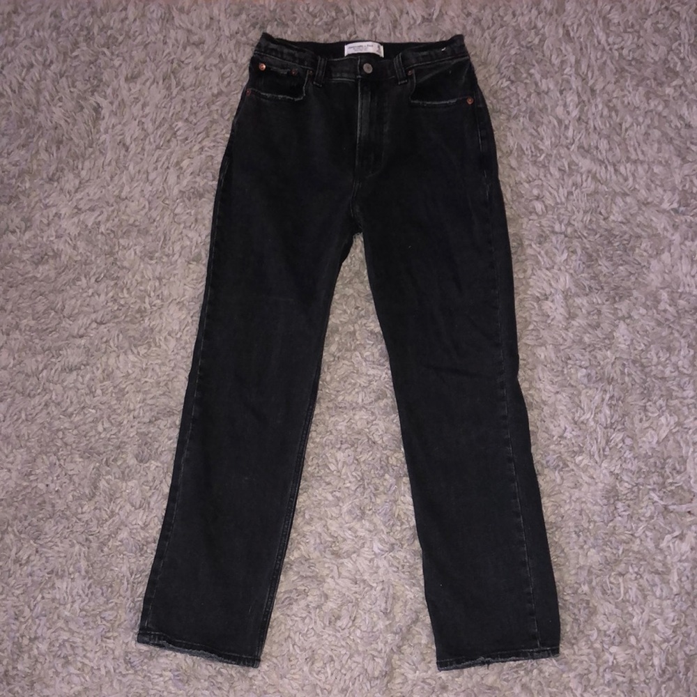 Abercrombie’s 90’s Ultra High Rise Straight Jeans